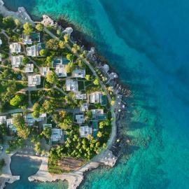 Minos Beach Art Hotel, a Member of Design Hotels, hôtel à Agios Nikolaos