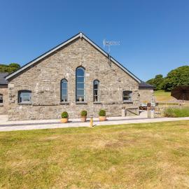 The Big Barn: Kidwelly şehrinde bir otel