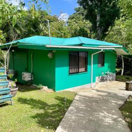 Ngermid Oasis - 2 BD & 1 BA Cozy Cottage