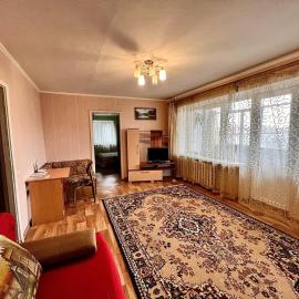 Апартаменты в ЦЕНТРЕ! СОБОРНАЯ! ПАРКОВКА! 4 РАЗД МЕСТА!Мак Дональдс, hotel in Mykolaiv
