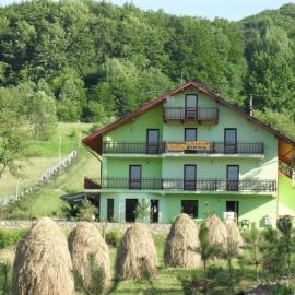 Grandemi Belvedere Bucovina, hotel in Frasin