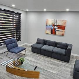 Spacious bright Apt,Parking and self check-in, hotel u gradu 'Longueuil'