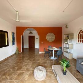 T4 Tropical House x Nawassi, hotel a Pamandzi