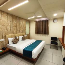 Hotel Kinara, hotel em Ahmedabad