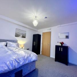Elegant 1-BR Flat with Free Private Parking, Kitchen & Wi-Fi