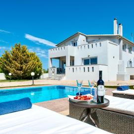 Muthee Luxurious Private Villa, hotel a Laganas