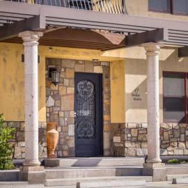 Luxury Downtown Rental (Hot Tub/Pet Friendly) - La Dolce Vita Villas #9 โรงแรมในโมอาบ