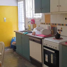 Des's house