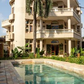 Tamarin Hôtel Cotonou, ξενοδοχείο στο Κοτονού
