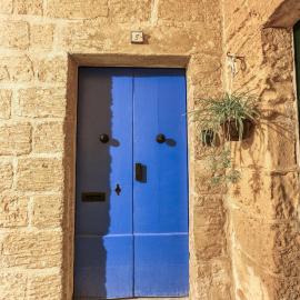 The Blue Village Suites by 360 Estates, hotel in Żejtun