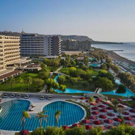 Esperos Palace Resort & Spa، فندق في فاليراكي