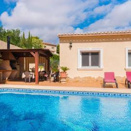 Villa Amelia - PlusHolidays, hotel in Calpe