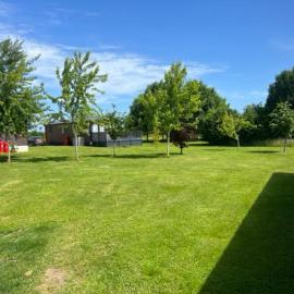 Lazy Bunny Lodge with Hot Tub, hotel in Malton