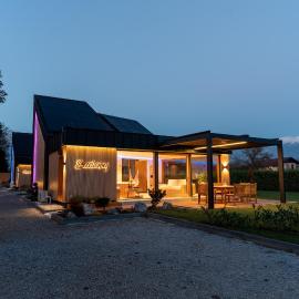 Luxury Resort Potatoland, hotel sa Šenčur