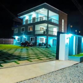 Ayan Villas, hotel sa Accra