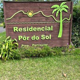 Casa na lagoa do Palmital com acesso à lagoa na propriedade e localizada apenas a 13 km da praia de Atlântida Sul e do Centro de Osório Lugar com Natureza-Wi-Fi 1 cama de casal e um beliche 2 solteiros, hotel in Osório