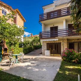 Apartments with parking space Njivice, Krk - 21861, Hotel in Njivice