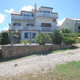Apartments with parking space Njivice, Krk - 21871, hotel a Njivice