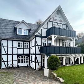 Alte Schüre - 18 Personen - 7 Schlafzimmer - 4 Badezimmer - Wellness - Sauna - 5 Sterne DTV, viešbutis mieste Elpė