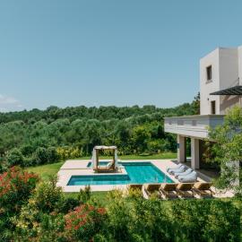 Olvini Villa, hotell i Galatás
