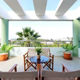 Elli Garden View - Spacious Fully Equipped Apartment, хотел в Кремасти