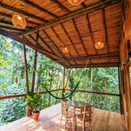 Yogachal Vista Mar Bamboo House in the Jungle, hotel a Ojochal