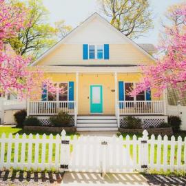 Huge Beach Bungalow- Yard, Beach Pass, King Beds، فندق في نورث بيتش