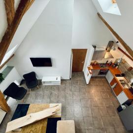 Duplex + parking gratuit facile
