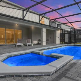 Magical Mansion 10 Bedroom w pool near Disney, hotel in Davenport