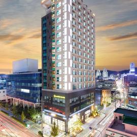 Golden Tulip Essential Namgang、チンジュのホテル