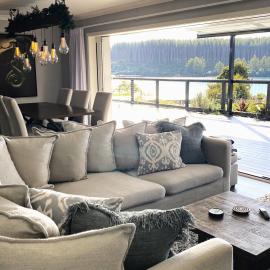 Luxury Lake House Retreat, hotel in Mangakino