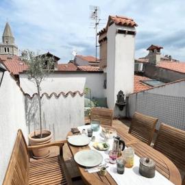 Charmantes Altstadthaus mit Dachterrasse, ξενοδοχείο σε Muggia