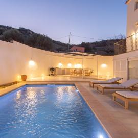 Casa Lluminosa, fabulosa y moderna casa de pueblo by Sonne Villas, hotel sa Ferreries