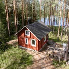 Traditional cottage with hot tub, hotel u gradu 'Uurainen'