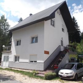 Guest House Kavedžić, hotel in Žabljak