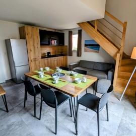 Résidence hôtelière les hameaux de saint cyprien appartement 2 chambres, מלון בLecci