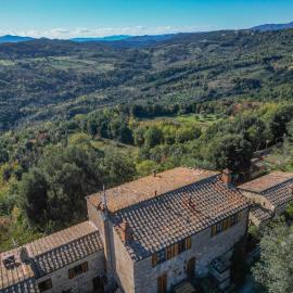 Agriturismo Antico Borgo Montacuto, hotel din Pari