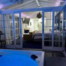 Apartment on 32