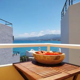 1 BR Renovated Apartment By the Sea-SummerMemories، فندق في ستاليس