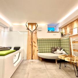 Zirben Spa - Wellness Ferienwohnung in Bayern l Altmühltal l Privater Whirlpool & Sauna l DTV 5 Sterne für Paare und Familie, hotelli kohteessa Monheim