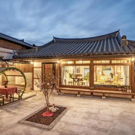 And spring, hotel u gradu 'Jeonju'