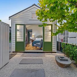 Augusta Hut، فندق في Devonport