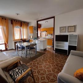 Lively and bright flat in Caorle