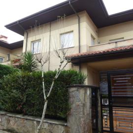 H130 Villa adosada con jardín y txoko by Egona, hotel a Zarautz