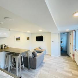 10 Bromleys Court, hotel in Church Stretton