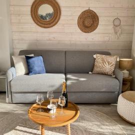 Le Nid Douillet, studio avec terrasse et parking à 400m des plages, hotel a Larmor-Plage