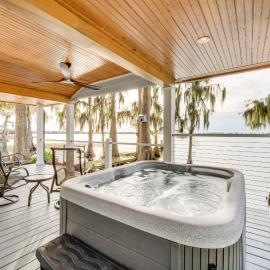 Hot Tub & Fire Pit: Lakefront Home on Lake Eloise