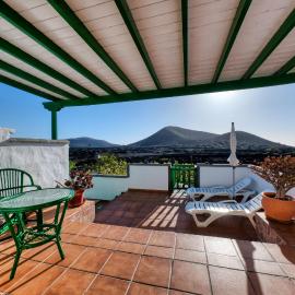 Casa Diama - By Lanzarote Vacation Homes โรงแรมในไยซา