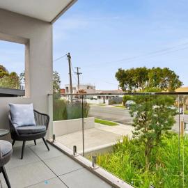 Ocean Grove Breeze On The Terrace Coastal Apartment, hotel in Ocean Grove