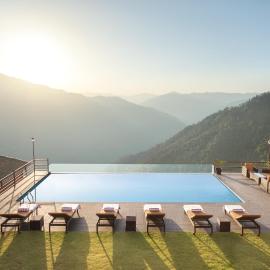 juSTa Cliffend Resort & Spa, Mashobra, hotel a Kīar